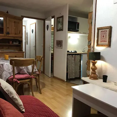 Cosy 27m² 4p Avec Piscine Et Parking A Areches-beaufort - Fr-1-342-144