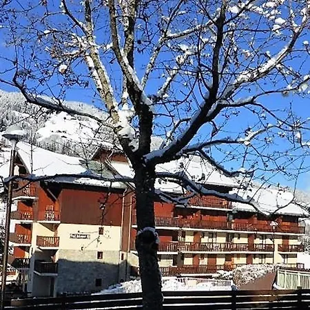 Cosy 27m² 4p Avec Piscine Et Parking A Areches-beaufort - Fr-1-342-144